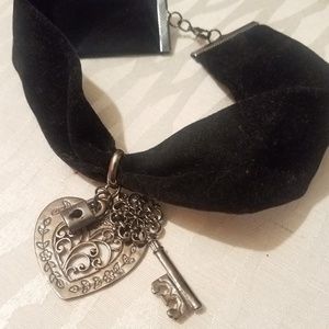 Key to my Heart Gothic Black Velvet Chocker